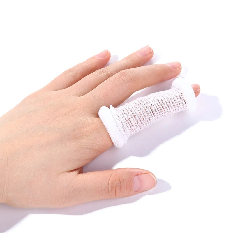Bandage doigt main blanc