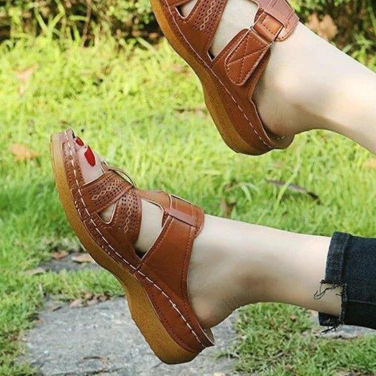 Pantoufles orthopédiques femme à talon compensé